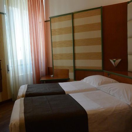 Hotel Metrò Milano Camera foto
