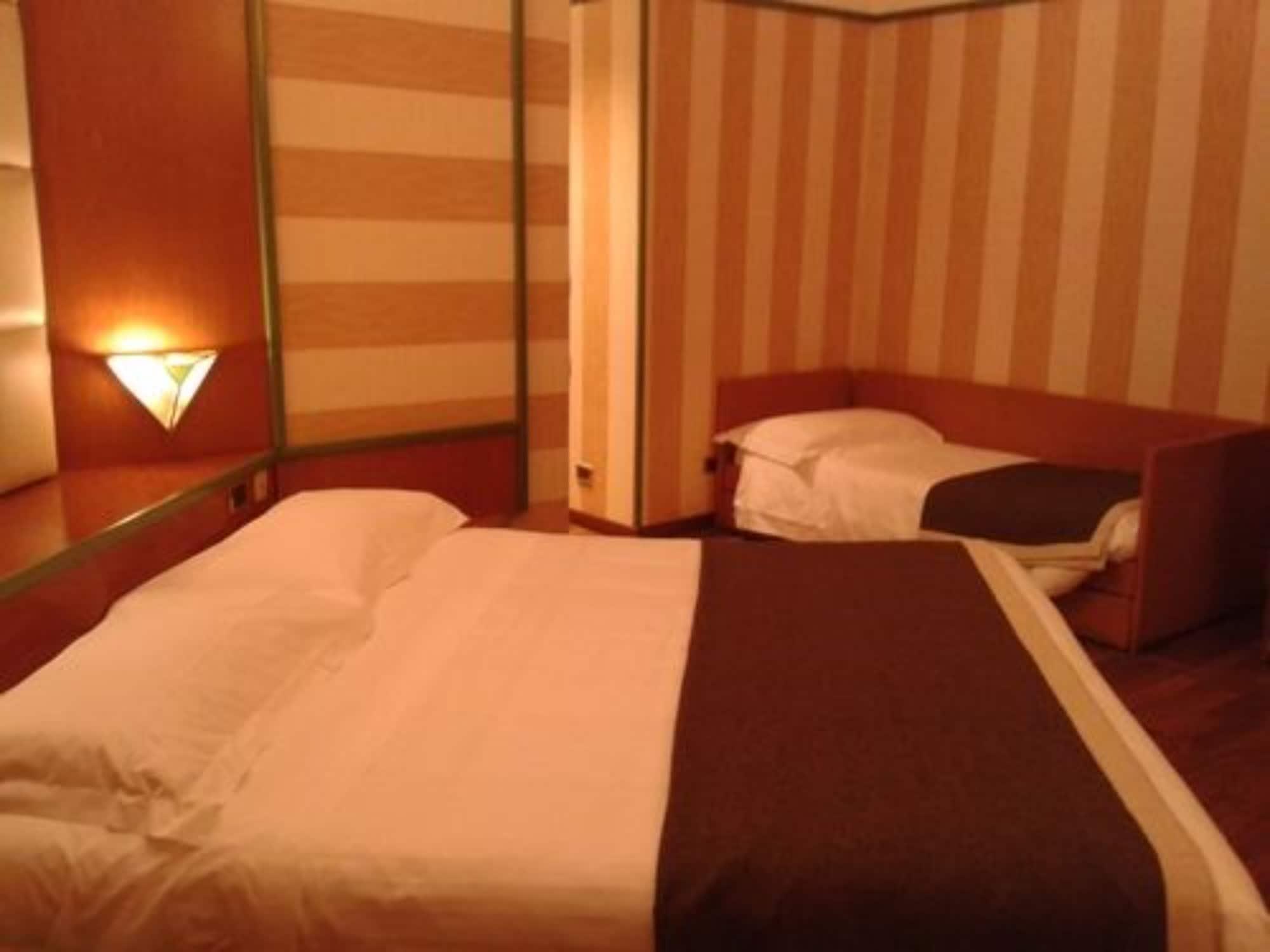 Hotel Metrò Milano Esterno foto