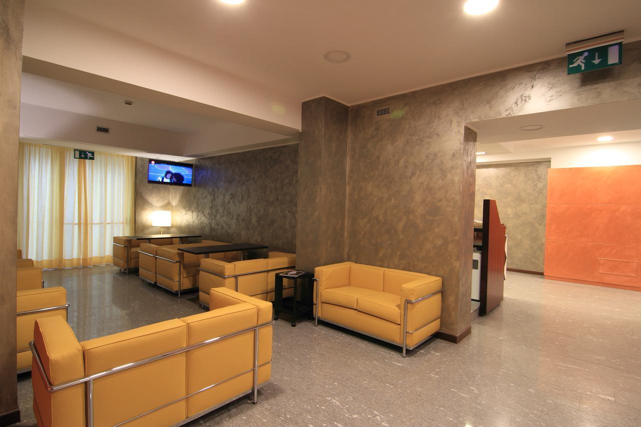 Hotel Metrò Milano Esterno foto