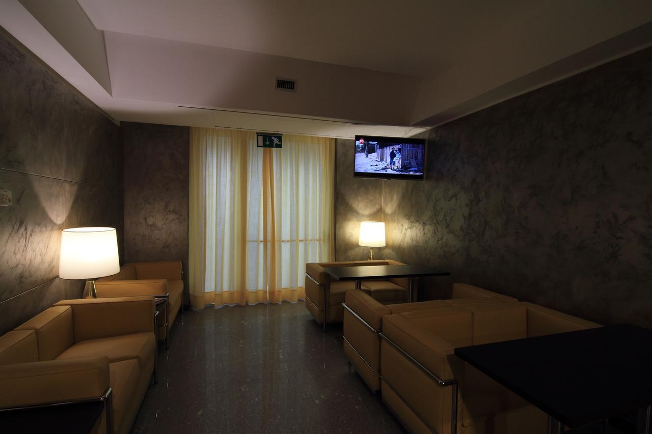 Hotel Metrò Milano Esterno foto