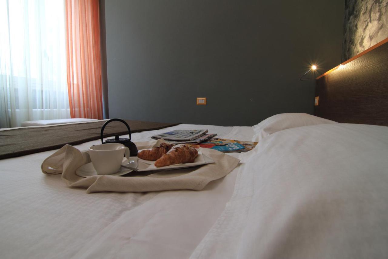 Hotel Metrò Milano Esterno foto