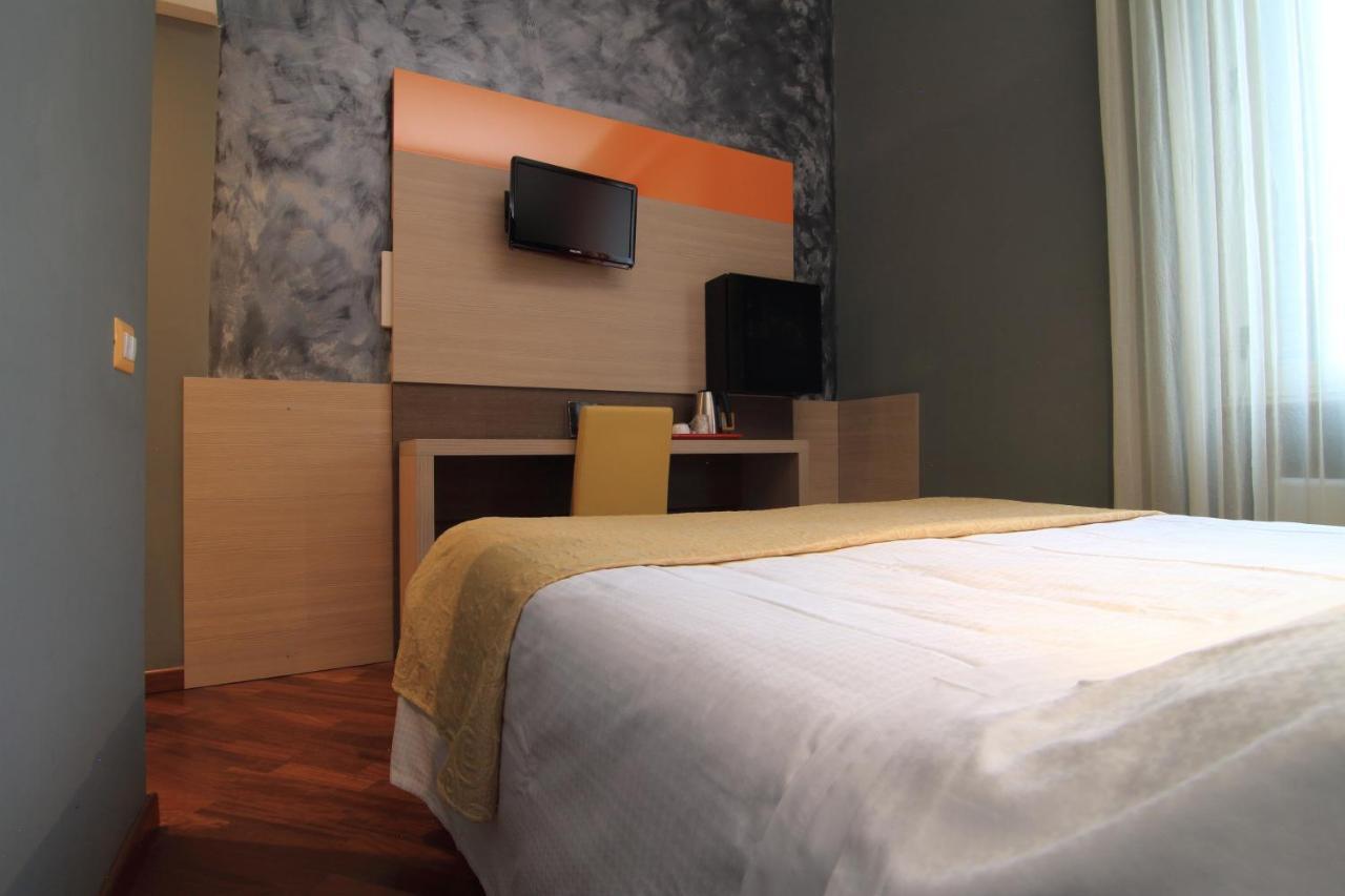 Hotel Metrò Milano Esterno foto